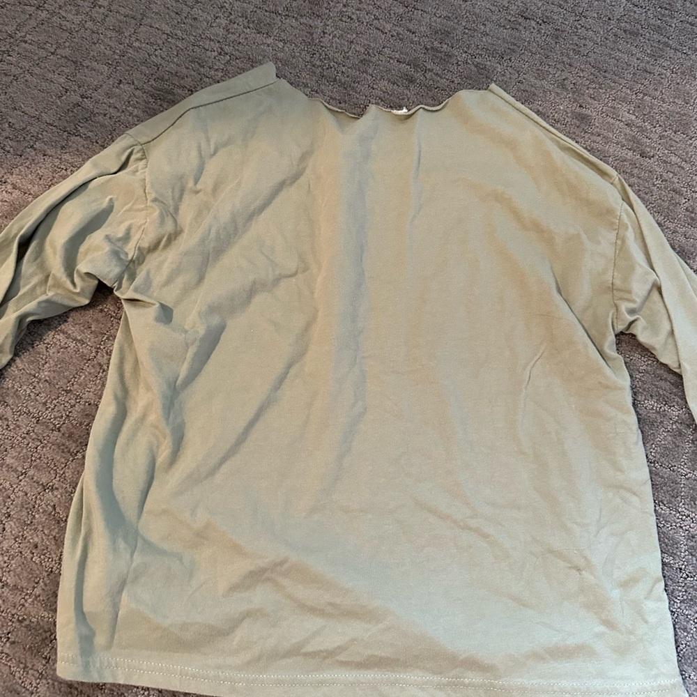 Oversized Long Sleeeve Inwood Market Cut Neck
